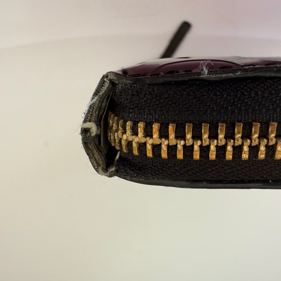 kate spade rose gold patent leather wallet with black patent trim - Picture 4 of 9